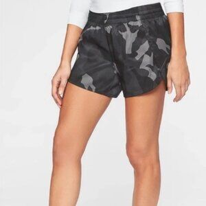 EUC Athleta Camo Racer Run Athletic Gym Short 4.5"